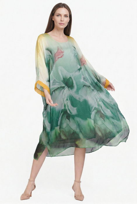 Rochie lunga din matase cu croi amplu si maneci largi, print abstract bej verde si accente calde