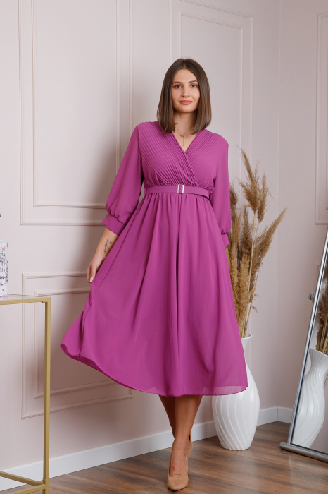 Rochie magenta cu bust petrecut si curea in talie