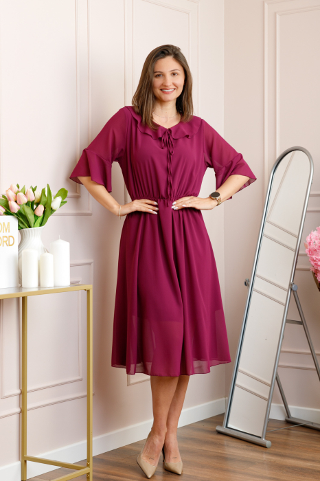 Rochie magenta vaporoasa cu elastic in talie si volanas la decolteu Allegra