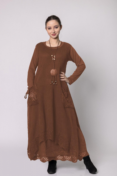 Rochie maro boho chic cu baza asimetrica