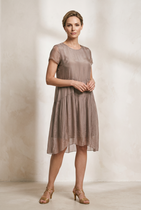 Rochie midi cu volan, din matase si vascoza bej