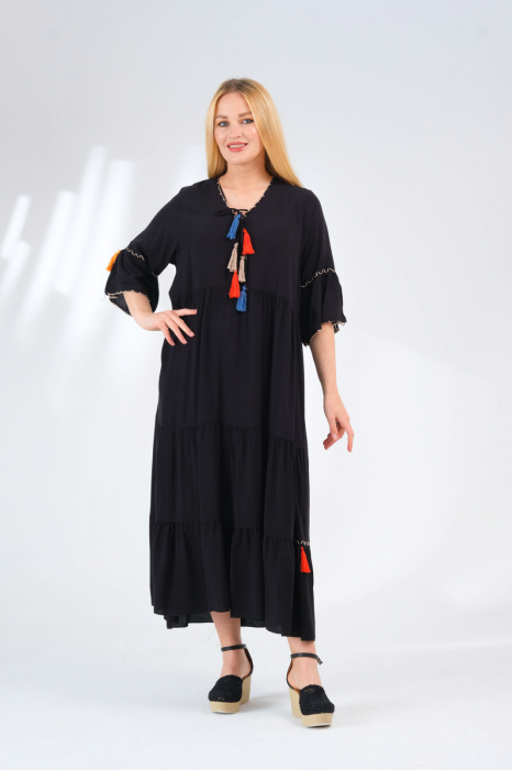 Rochie neagra boho chic cu ciucuri colorati