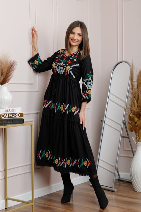 Rochie neagra cu motiv floral multicolor Violeta 01