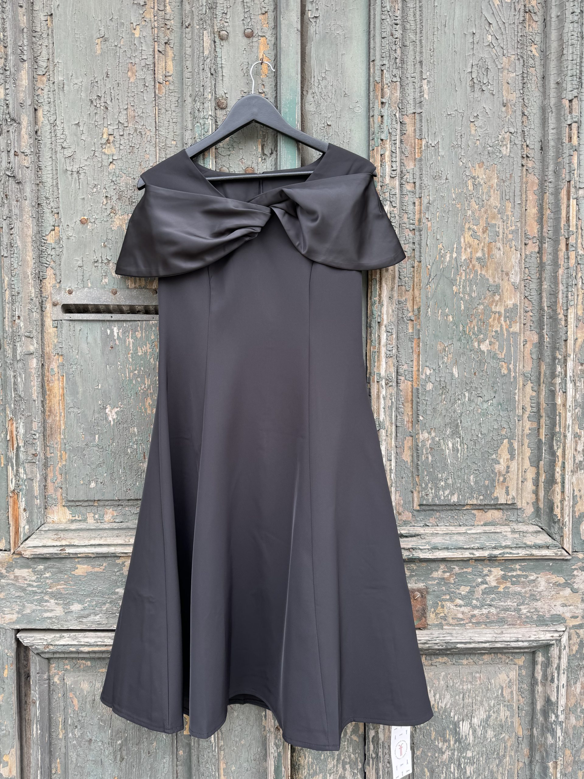 Rochie neagră elegantă - L INTL
