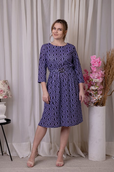 Rochie office mov cu imprimeu geometric negru si cordon in talie