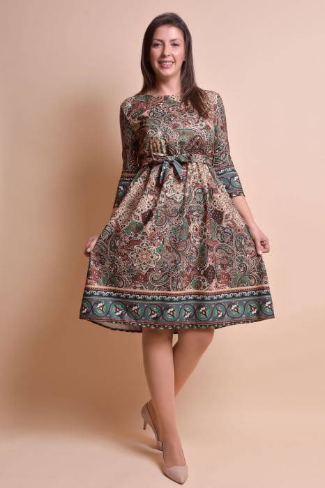 Rochie office multicolora cu imprimeuri florale verzi si cordon in talie