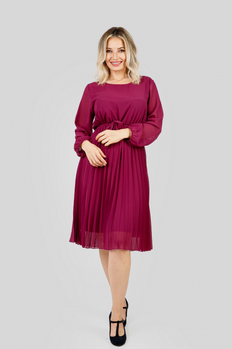 Rochie plisata magenta cu cordon in talie si maneca lunga