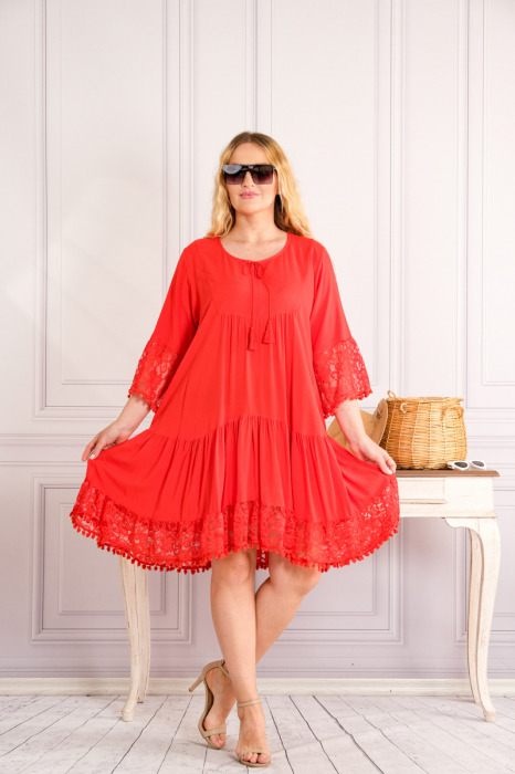 Rochie rosie midi boho chic cu aplicatie din dantela si volane