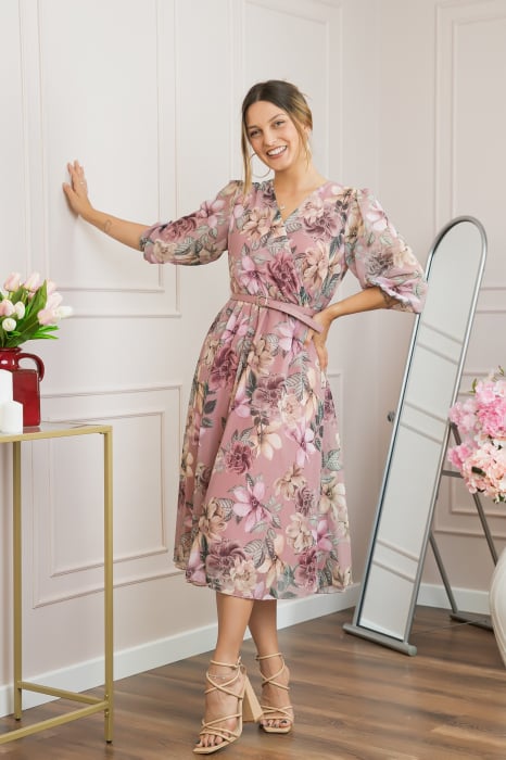 Rochie roz pudrat din voal cu imprimeu floral si curea ajustabila