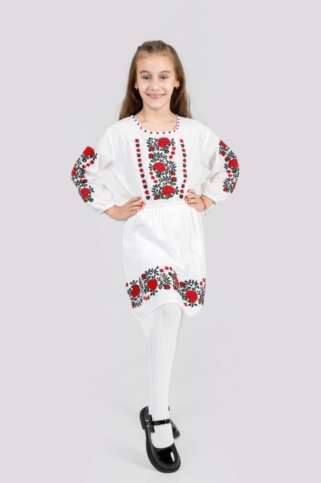 Rochie traditionala alba pentru fetite cu motiv floral rosu Maria