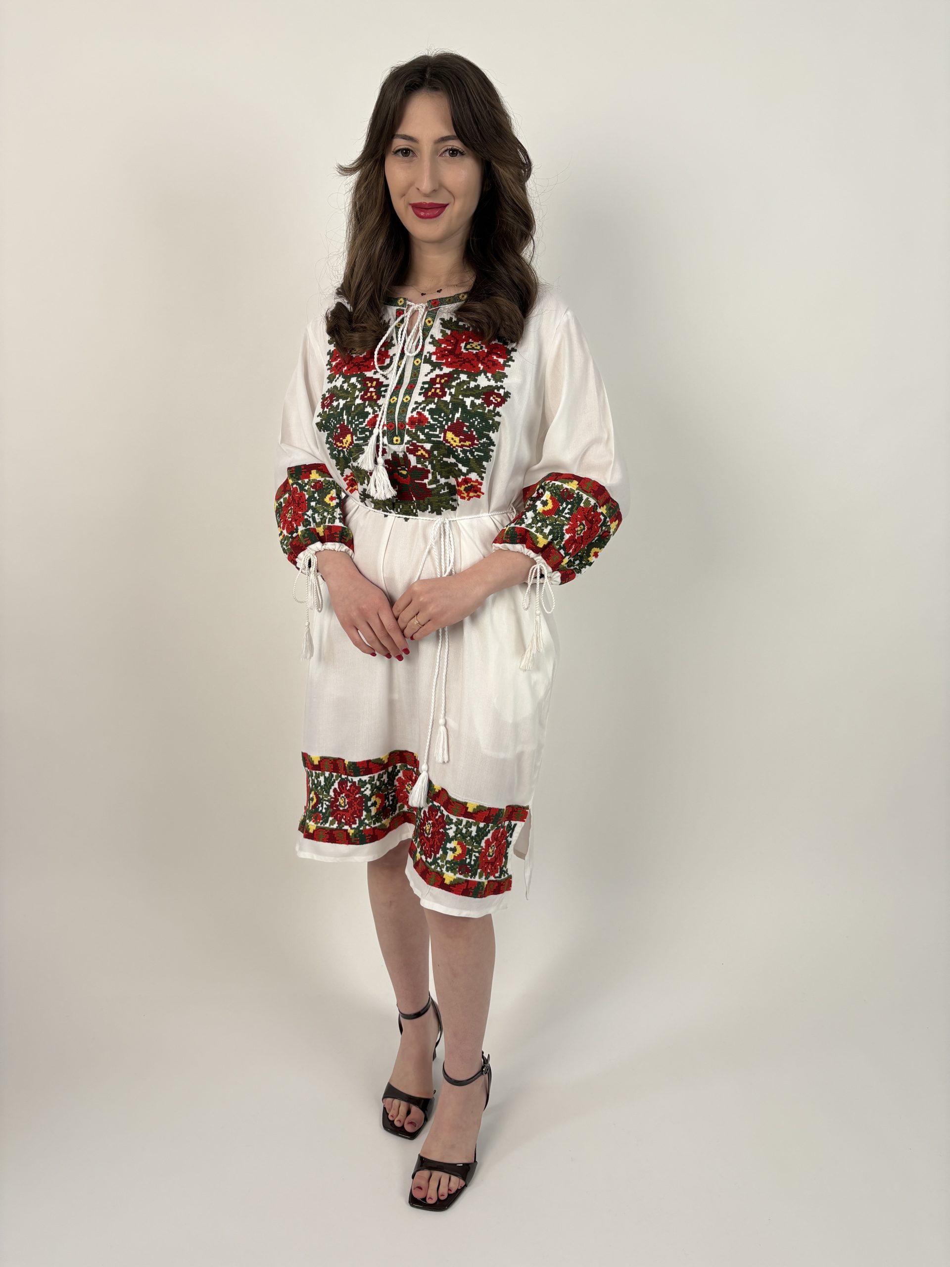 Rochie tradițională femei TM2224 *motive florale* - M