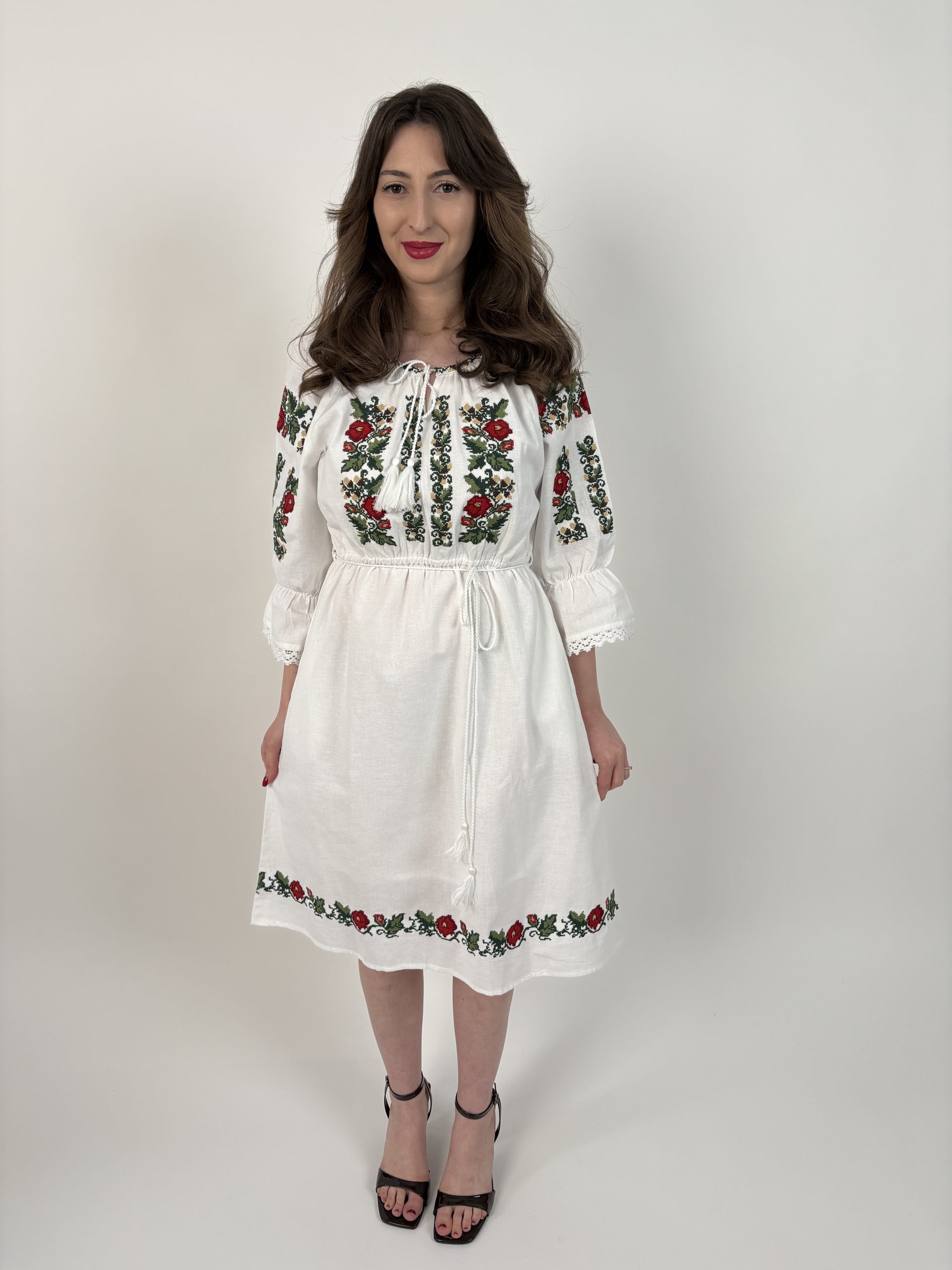 Rochie tradițională femei TM2225 *motive florale* - M