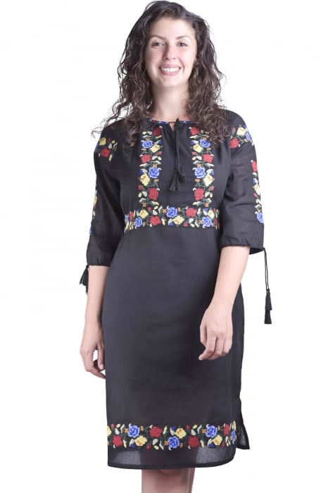 Rochie traditionala midi neagra cu motiv floral tricolor Romina