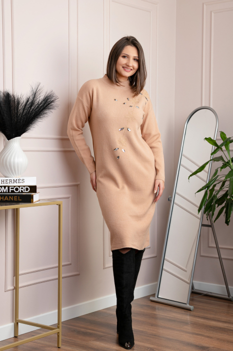 Rochie tricotata crem Katherine cu flori in relief si paiete argintii