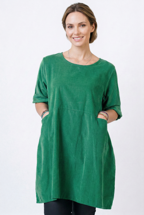 Rochie tunica din catifea reiata, croi lejer cu buzunare, stil casual modern, verde smarald
