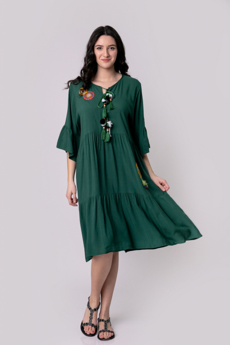 Rochie verde boho chic cu volane si maneci largi