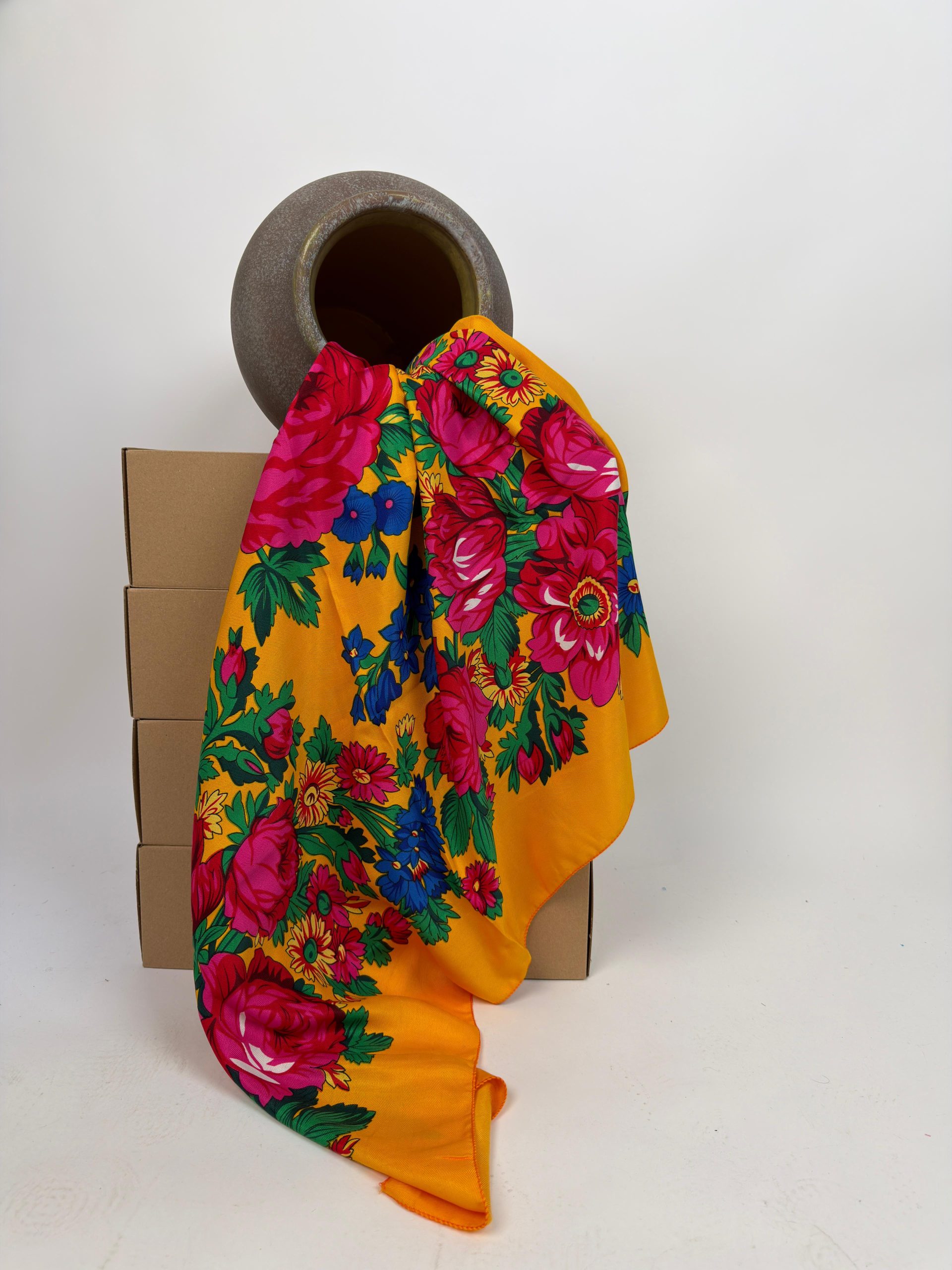 Șal cu imprimeu floral distinctiv TM2326