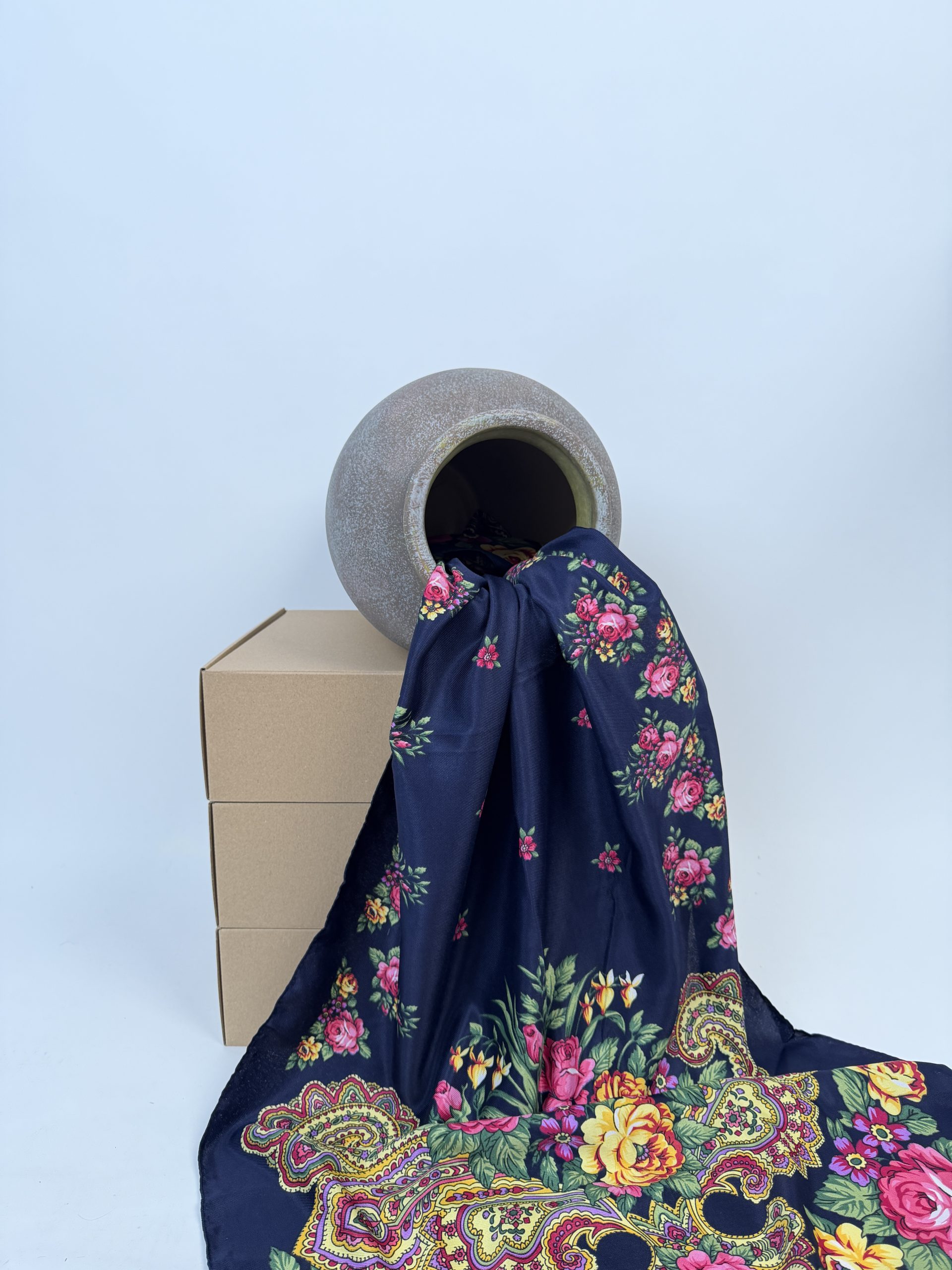 Șal cu imprimeu floral distinctiv TM2403