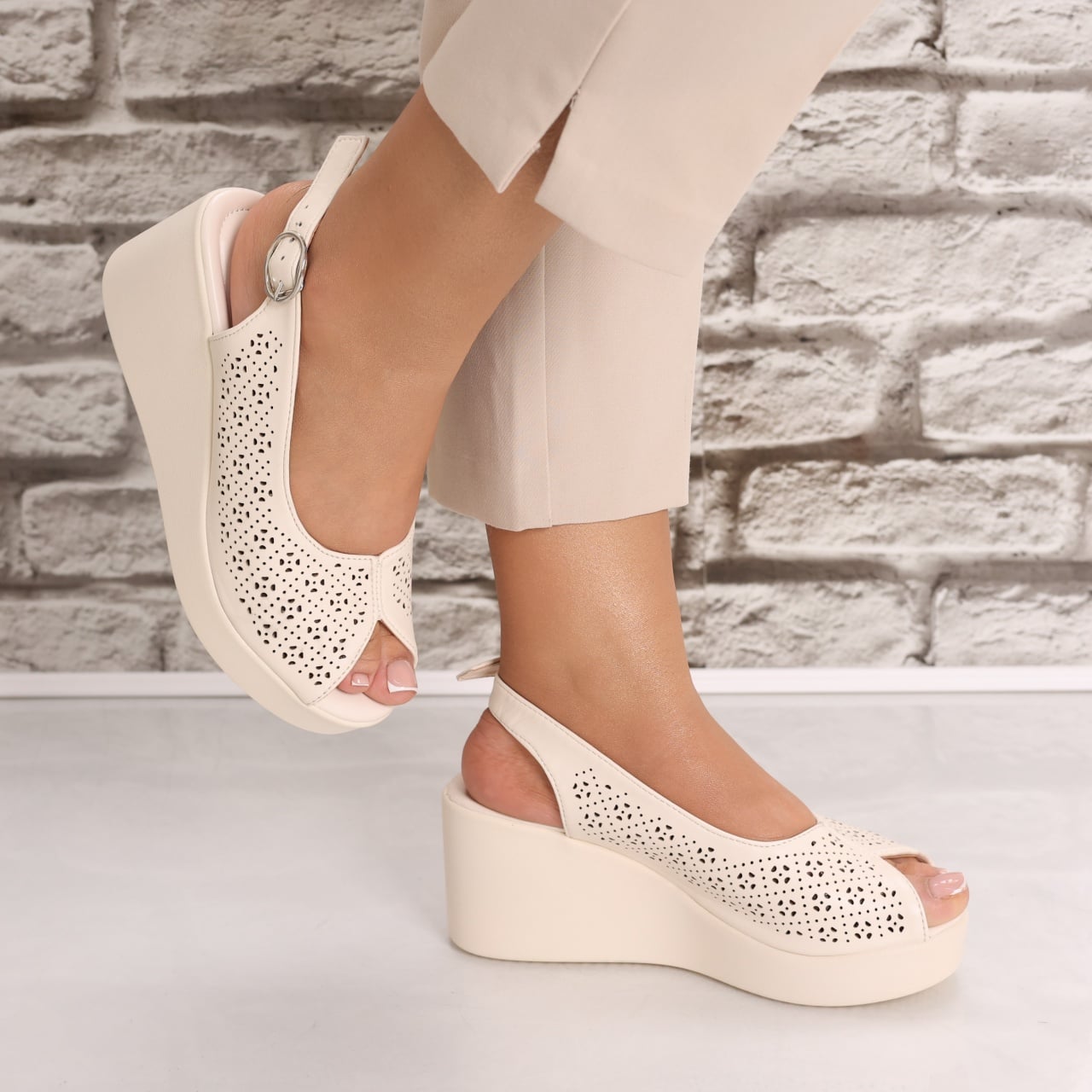 Sandale dama cu platforma Bej din Piele Ecologica Aserna - poza 4