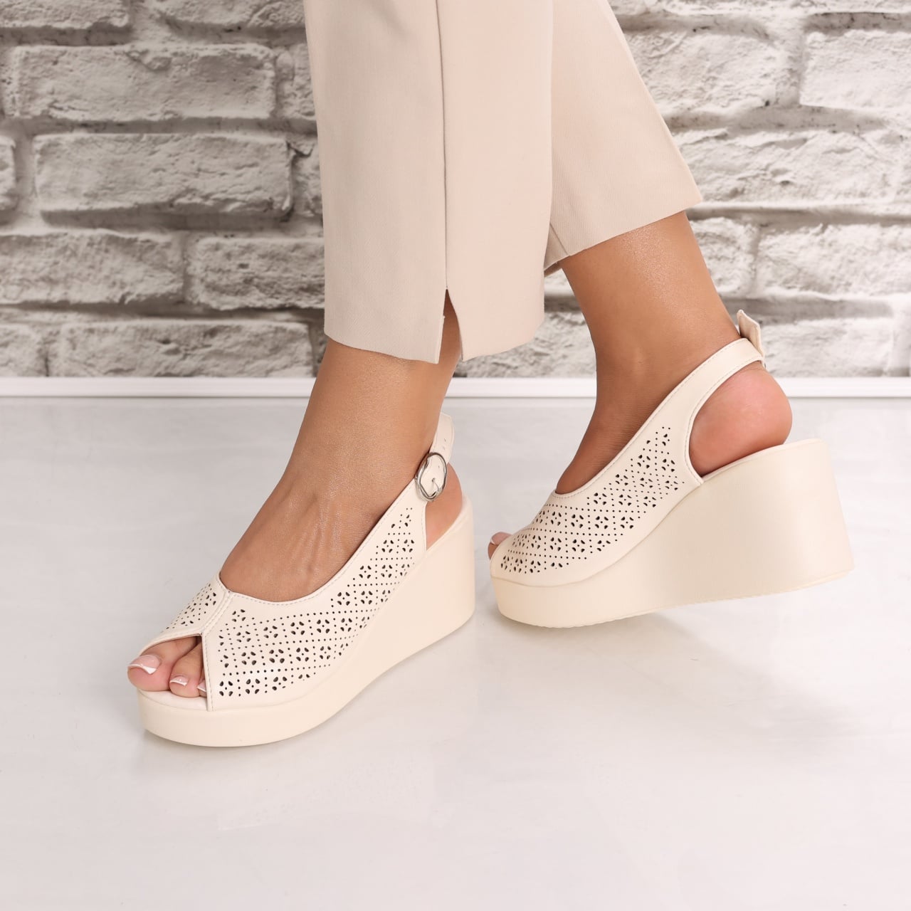 Sandale dama cu platforma Bej din Piele Ecologica Aserna - poza 5