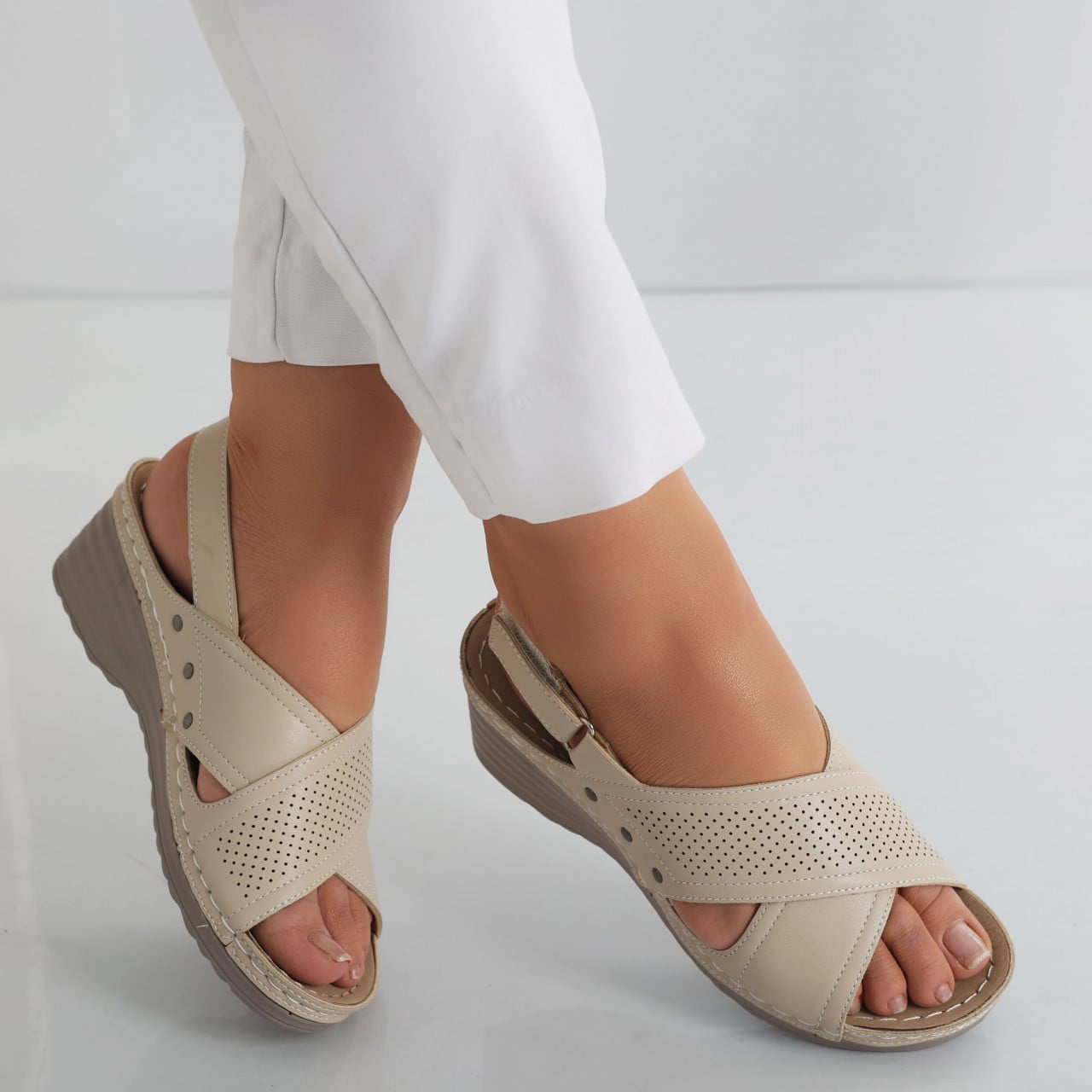 Sandale dama cu platforma Bej din Piele Ecologica Iopil - poza 1