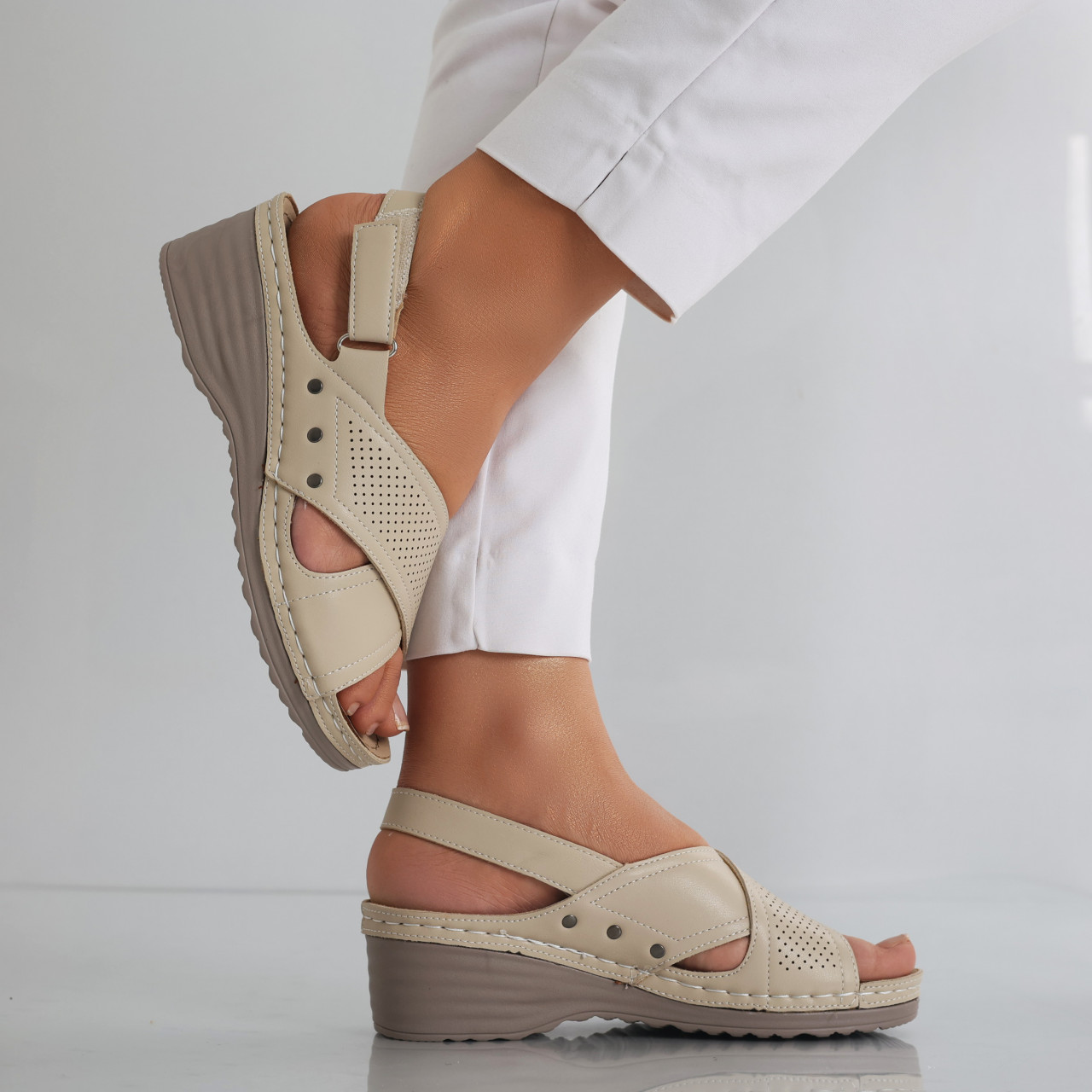 Sandale dama cu platforma Bej din Piele Ecologica Iopil - poza 4