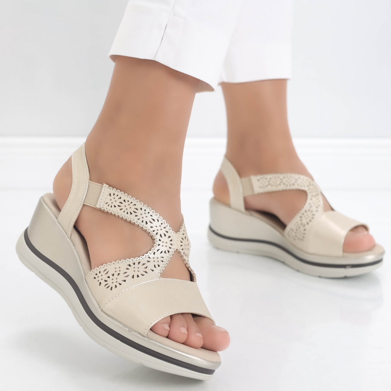Sandale dama cu platforma Bej din Piele Ecologica Yura - poza 1