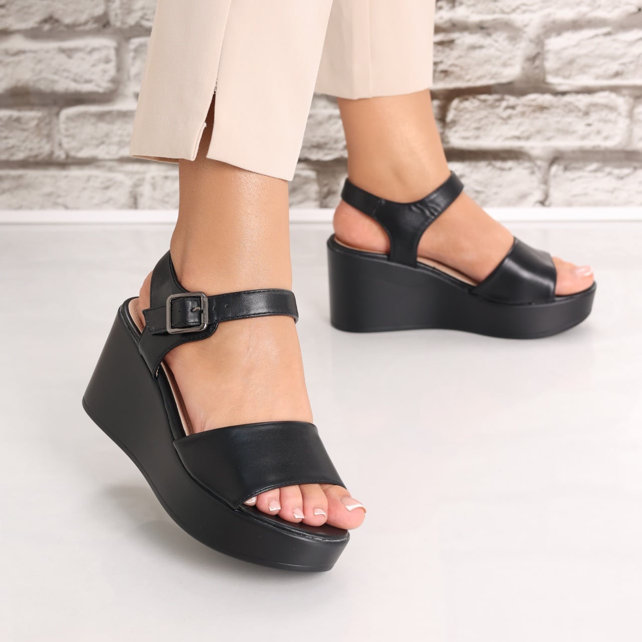 Sandale dama cu platforma Negre din Piele Ecologica Adnora - poza 1