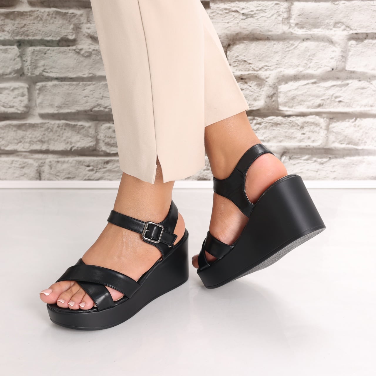 Sandale dama cu platforma Negre din Piele Ecologica Coranda - poza 4