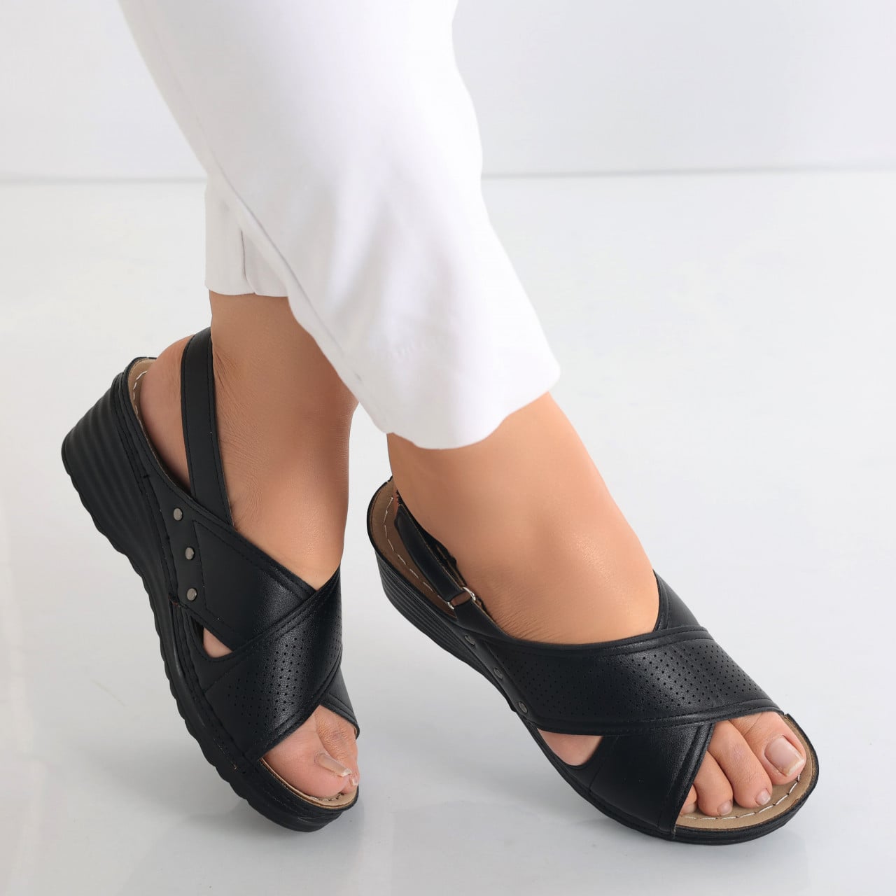 Sandale dama cu platforma Negre din Piele Ecologica Iopil - poza 1