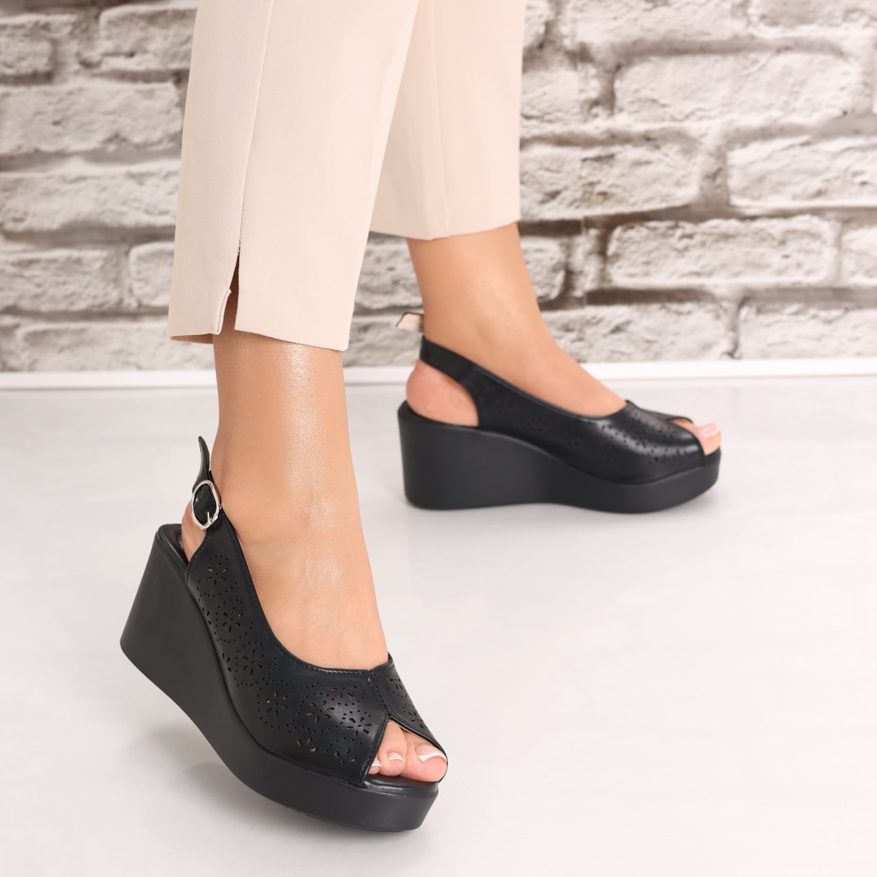 Sandale dama cu platforma Negre din Piele Ecologica Maresa - poza 4