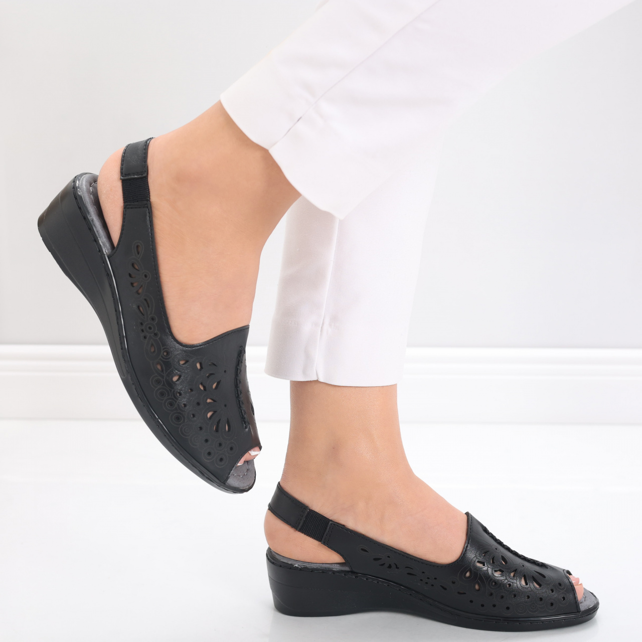 Sandale dama cu platforma Negre din Piele Ecologica Mitona - poza 3