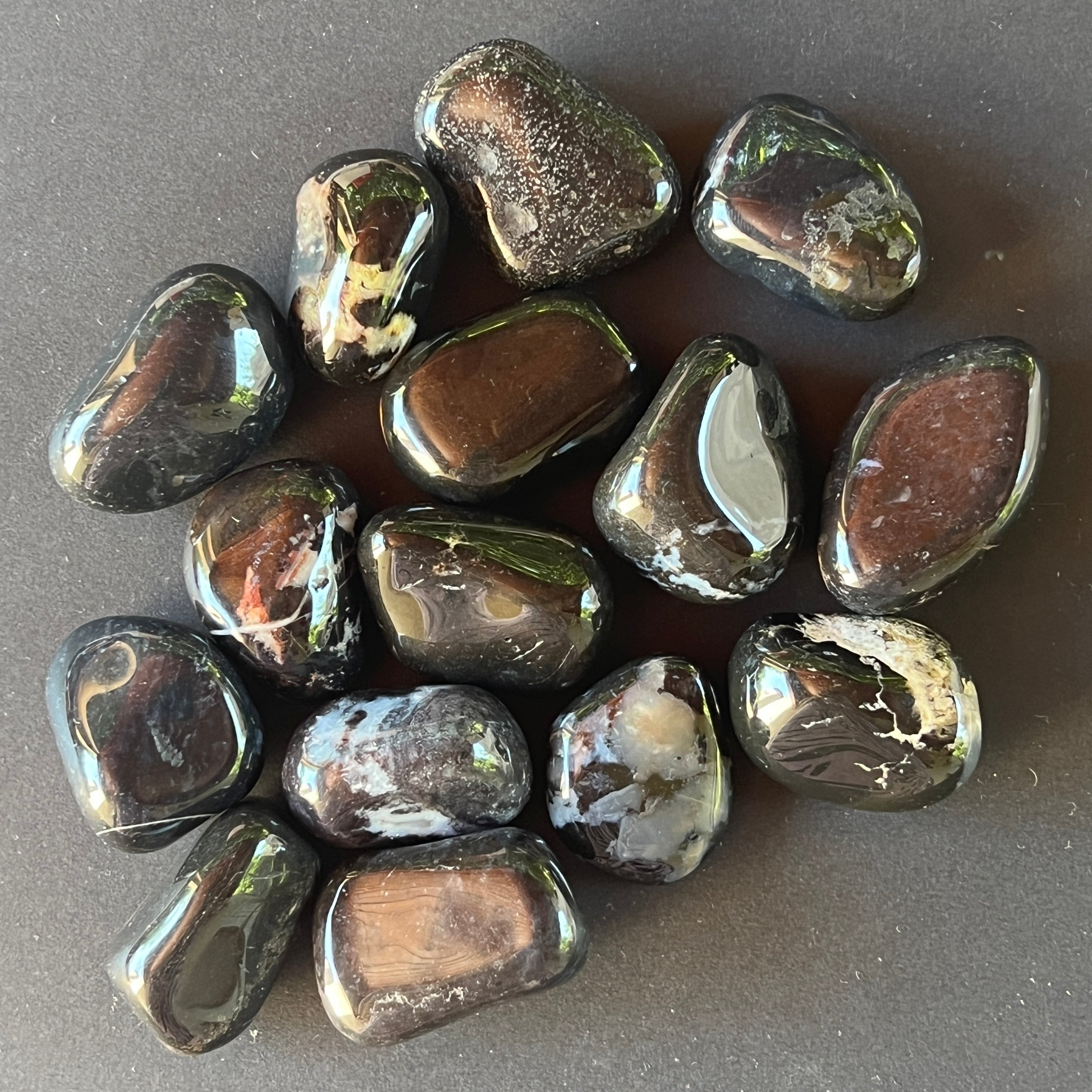 Sardonix piatra curajului si protectiei, piatra rulata, m1, negru model L