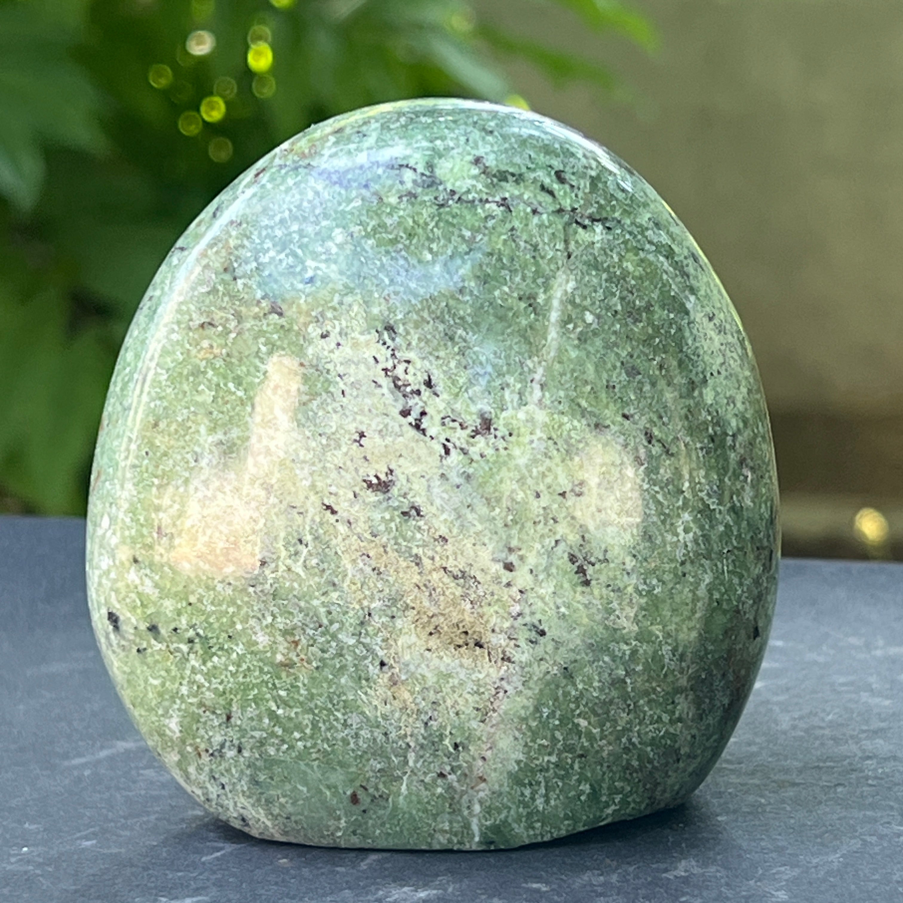 Sculptura crisopraz forma libera | Model L3