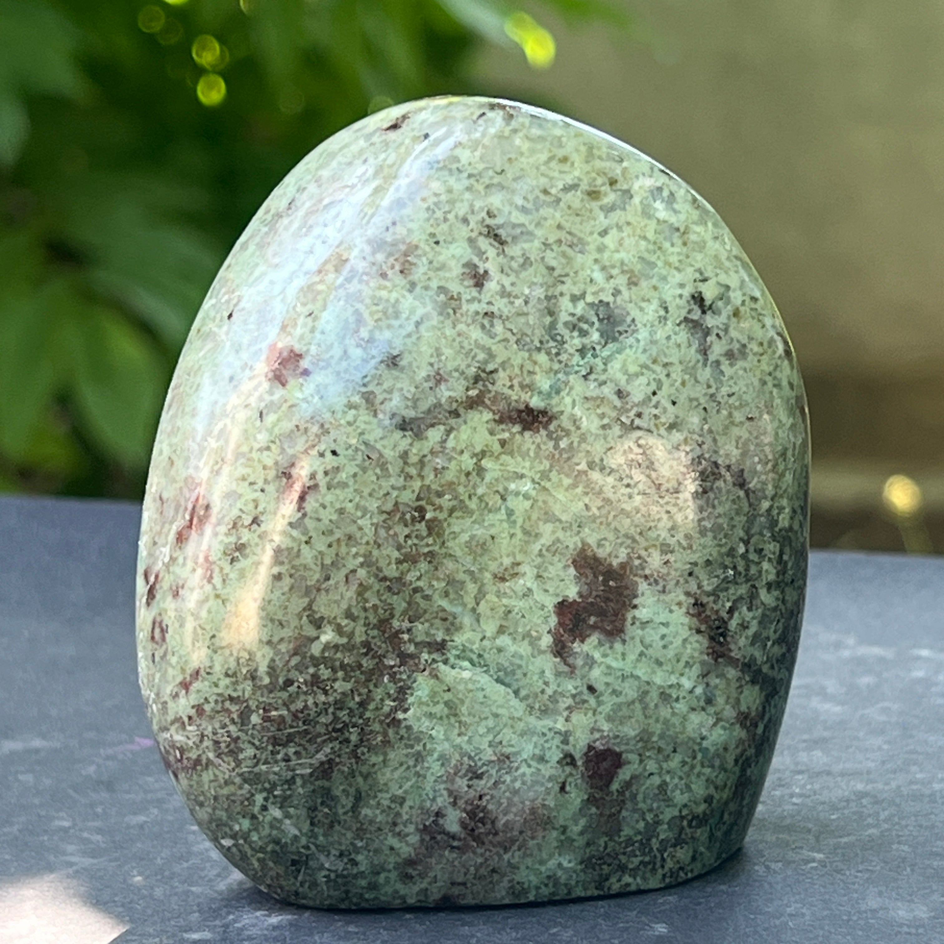 Sculptura crisopraz forma libera | Model L4