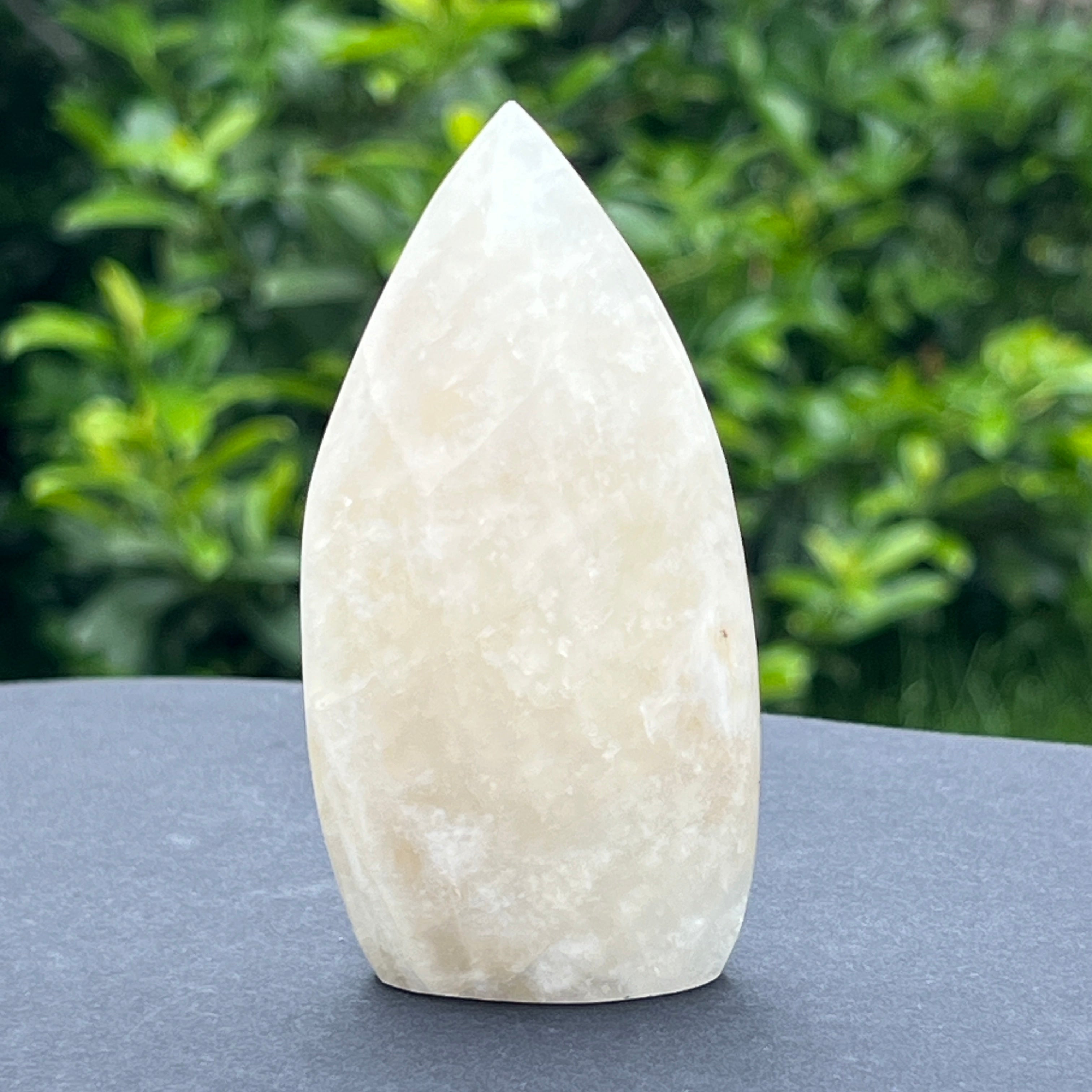 Sculptura forma libera piatra lunii alba m3