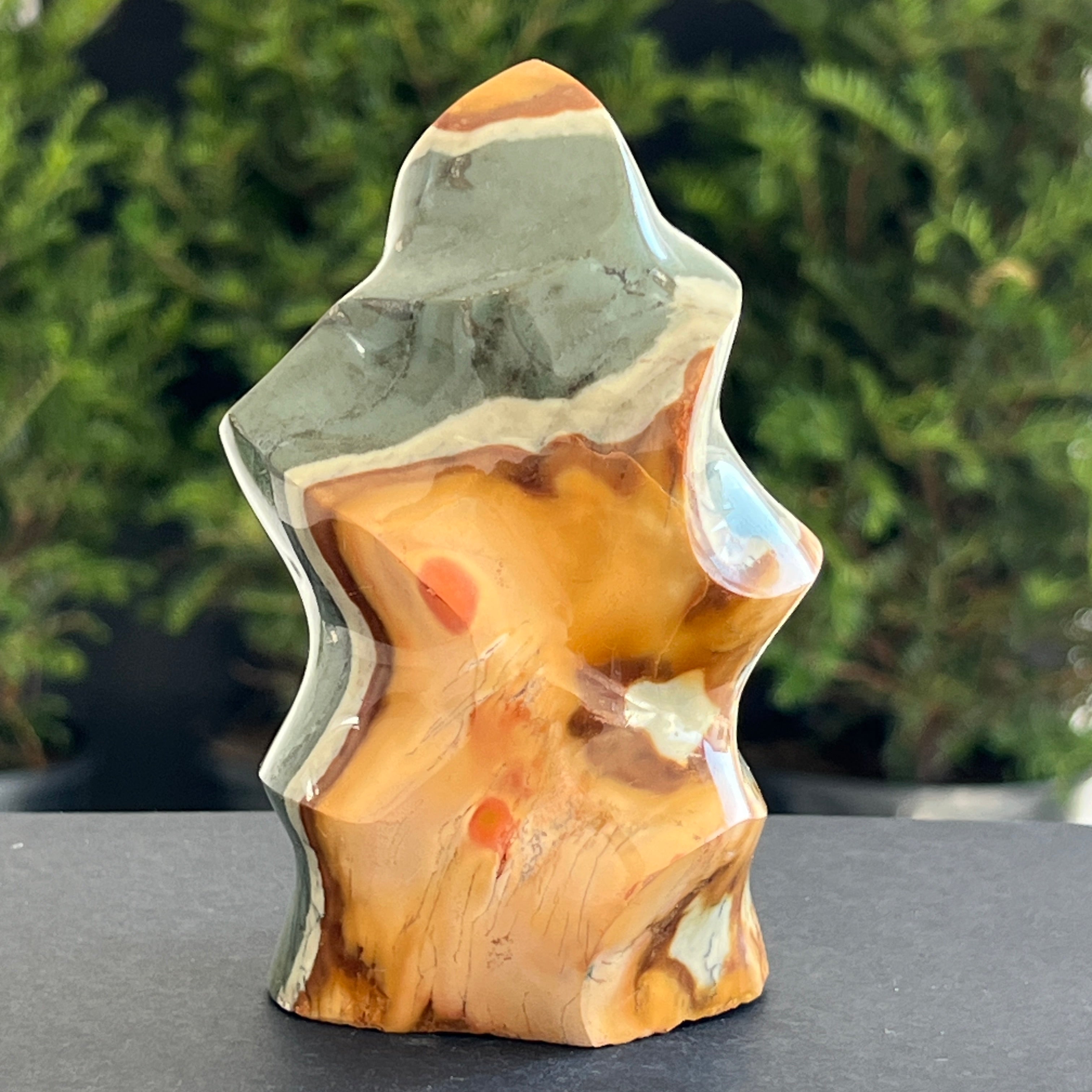 Sculptura jasp policrom forma flacara | Model 1