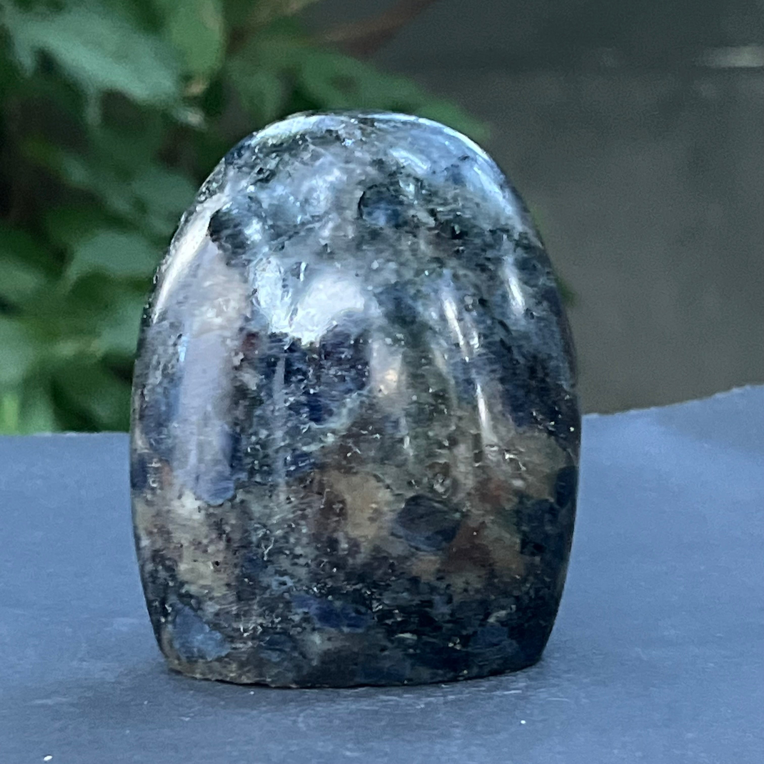 Sculptura structura Iolit (safir de apa) din Madagascar model 6