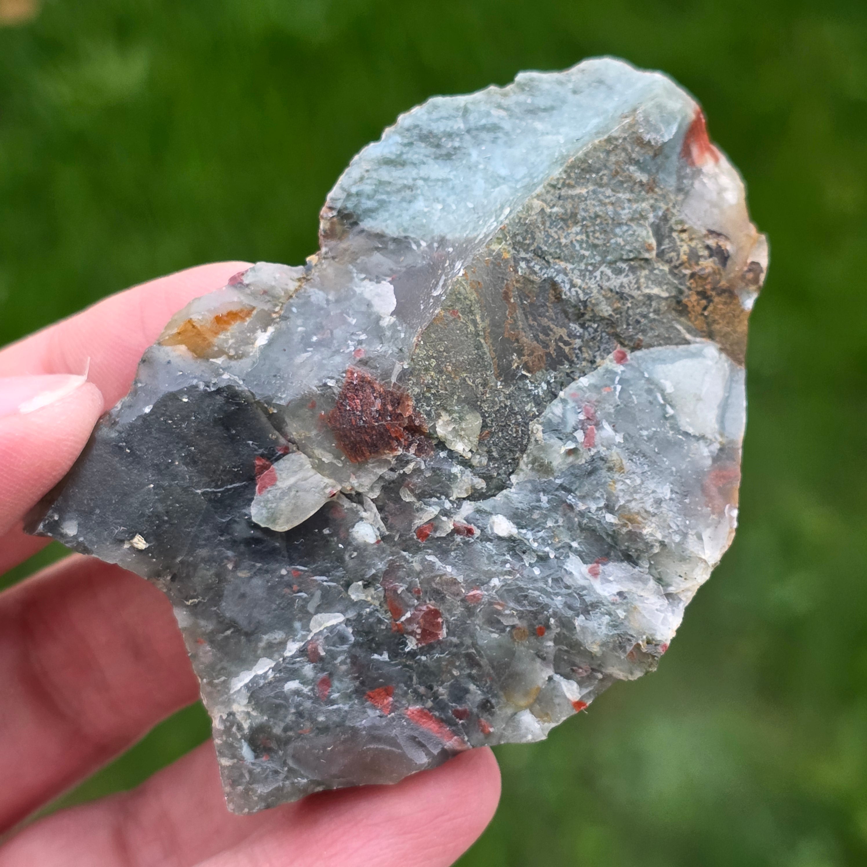 Seftonit piatra sangelui bruta model 18