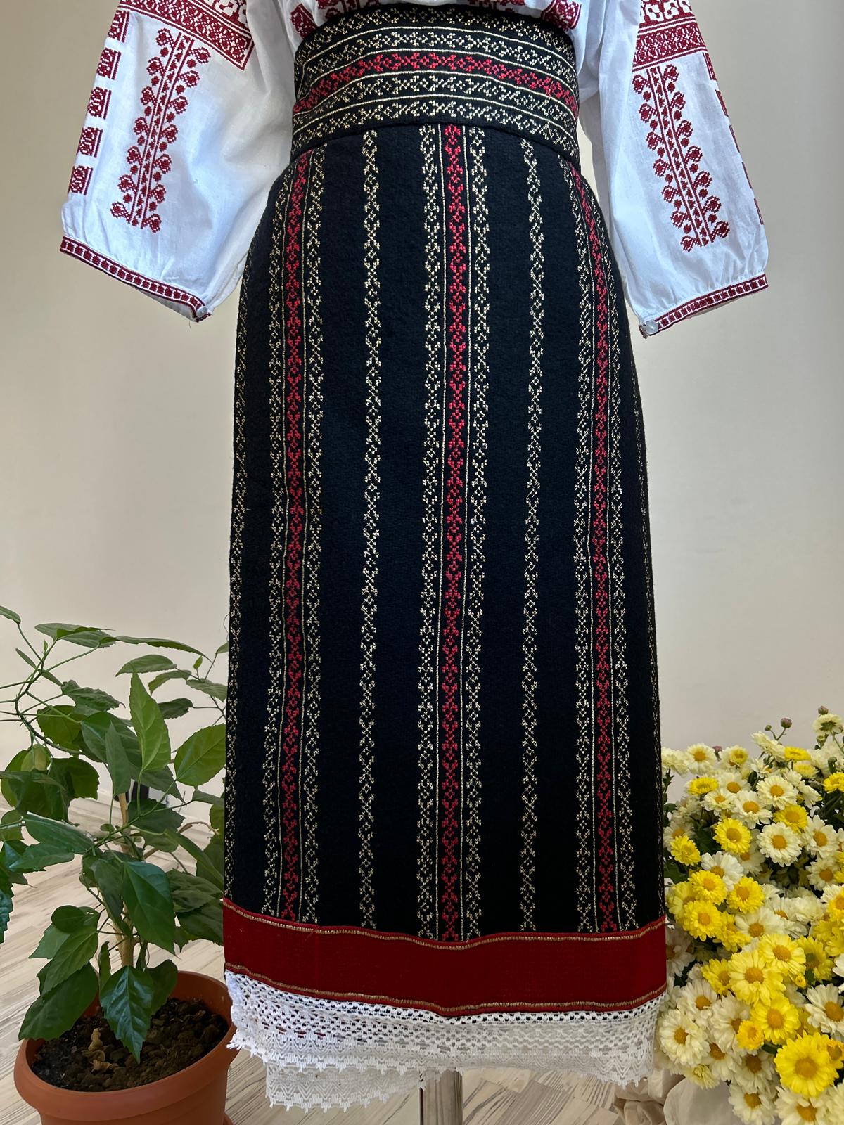 Set catrință și brâu TM1423 fir roșu și auriu
