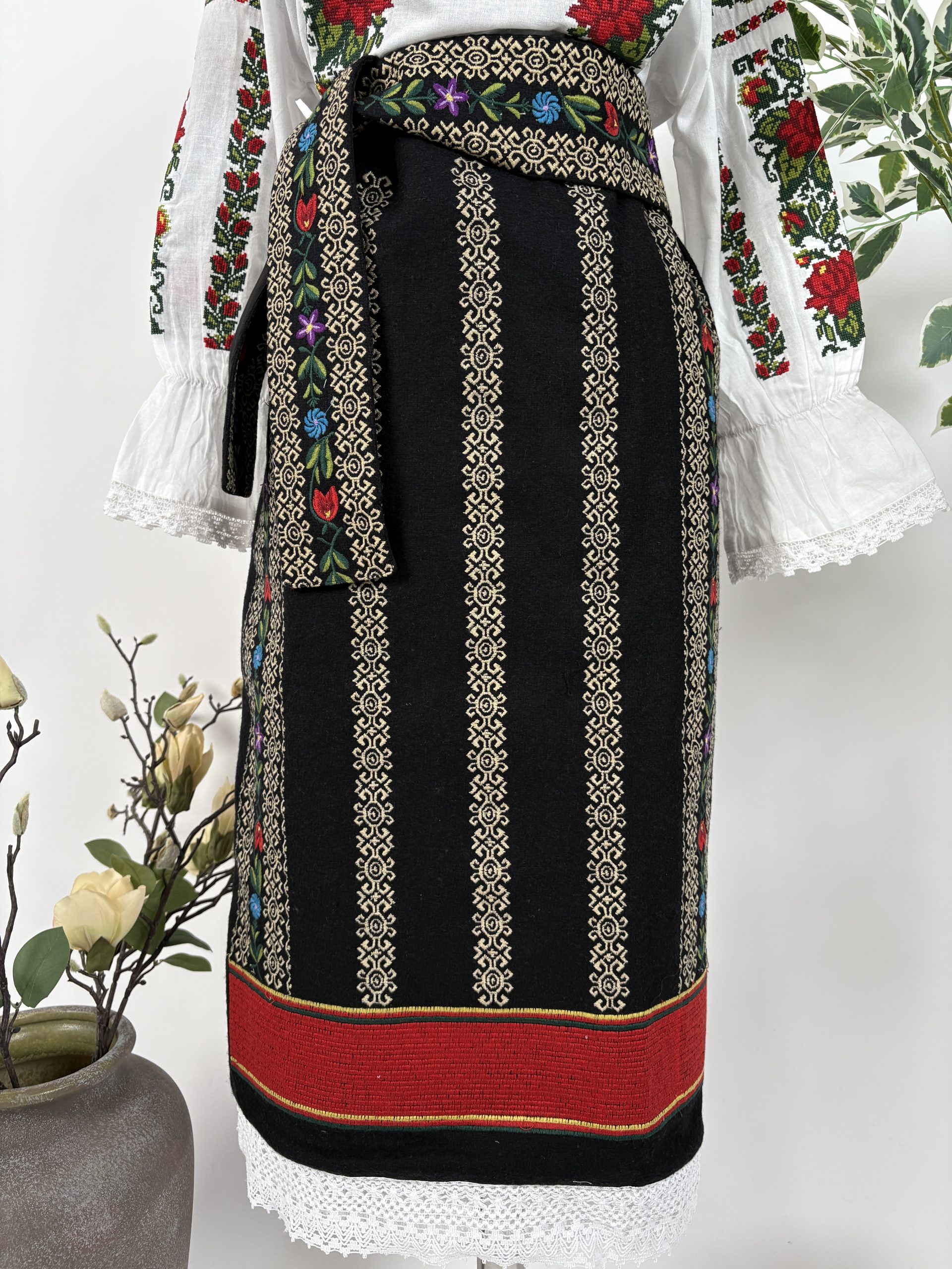 Set catrință și brâu TM2267 •motive florale•