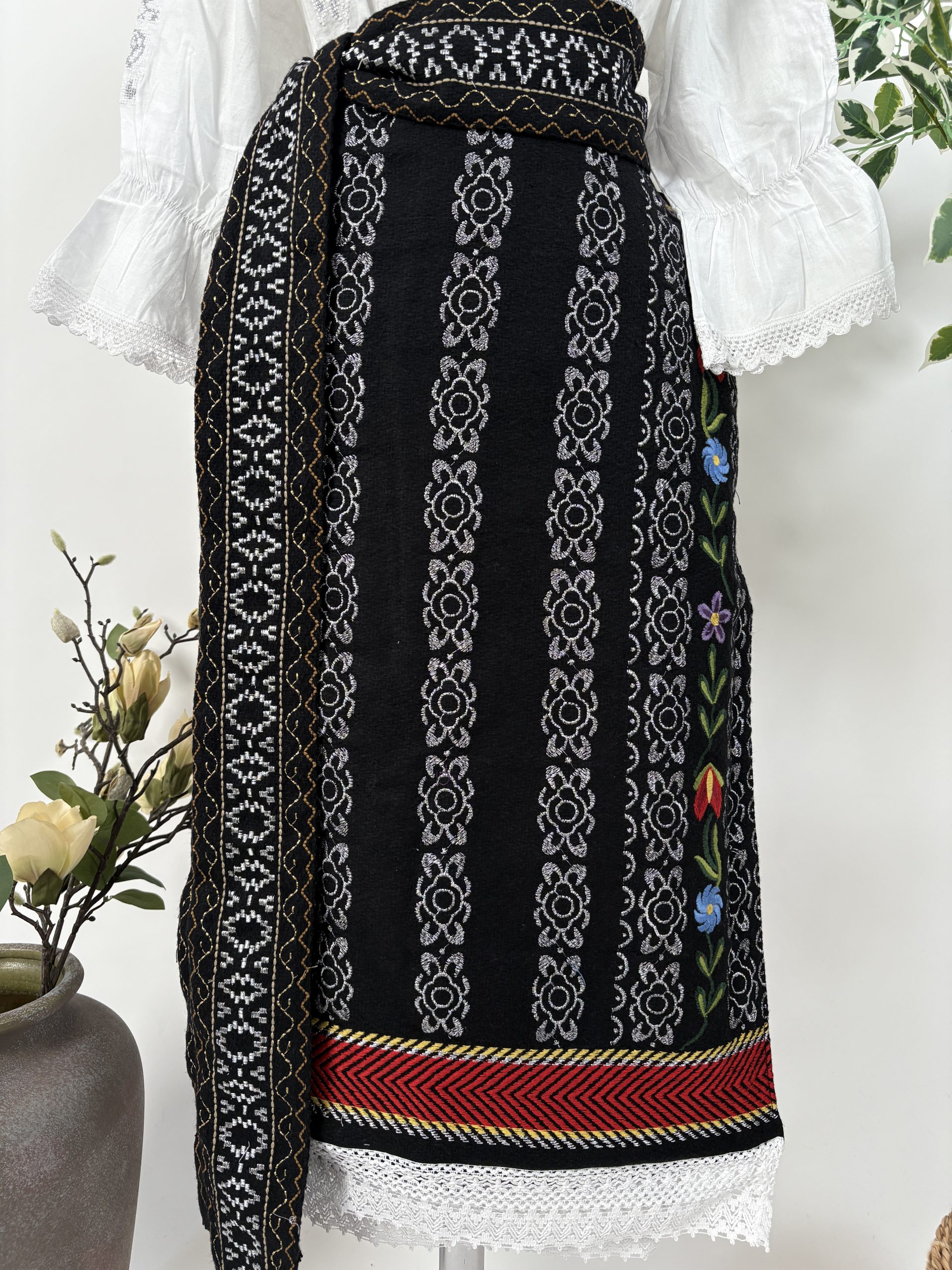 Set catrință și brâu TM2283 •motive florale•