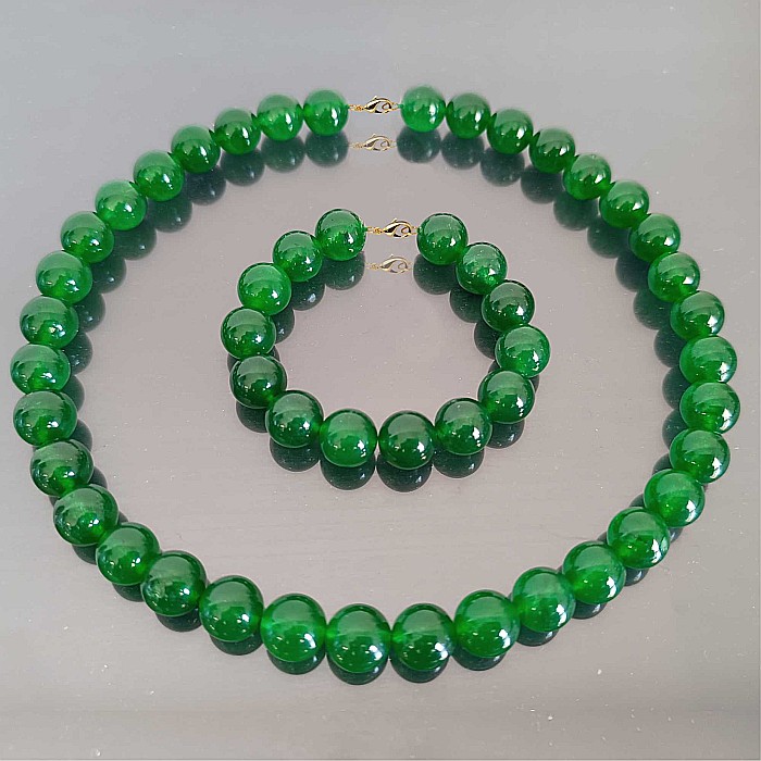 Set Colier si Bratara cu Jad Verde Malaezian de 12 mm si Inchizatori din Aur de 14 k