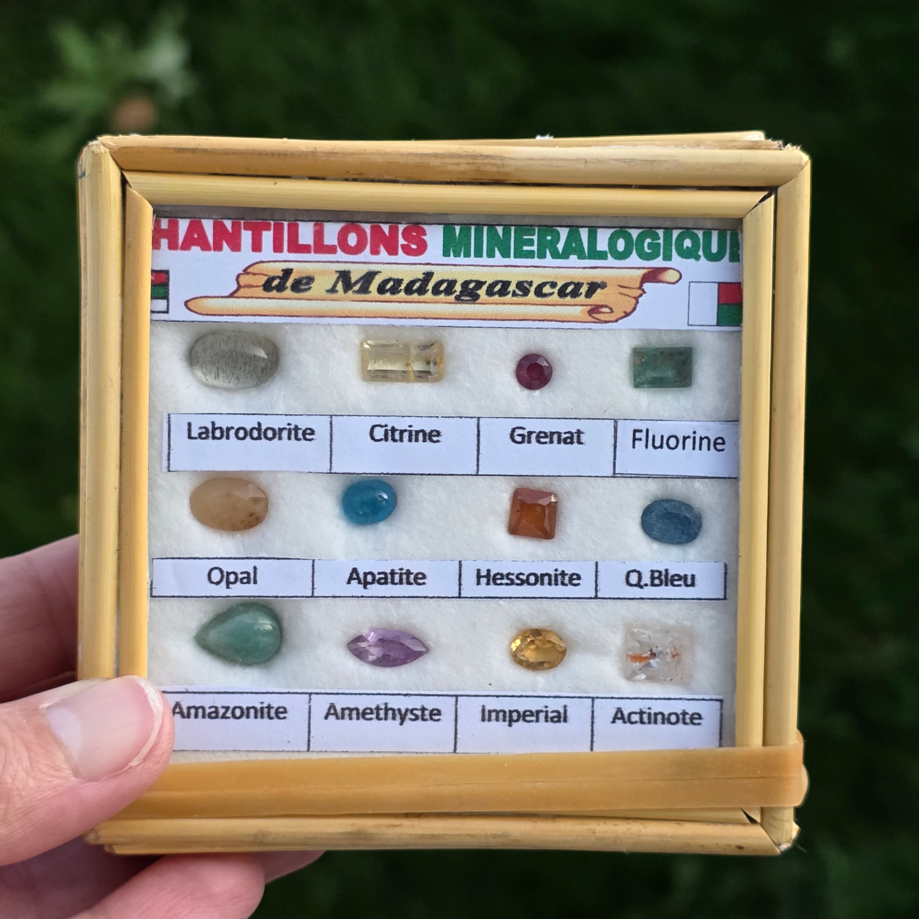 Set minerale din Madagascar | Model 1