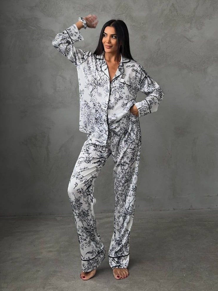 Set pijama dama din doua piese, cu nasturi – 2401693, Print floral negru/alb