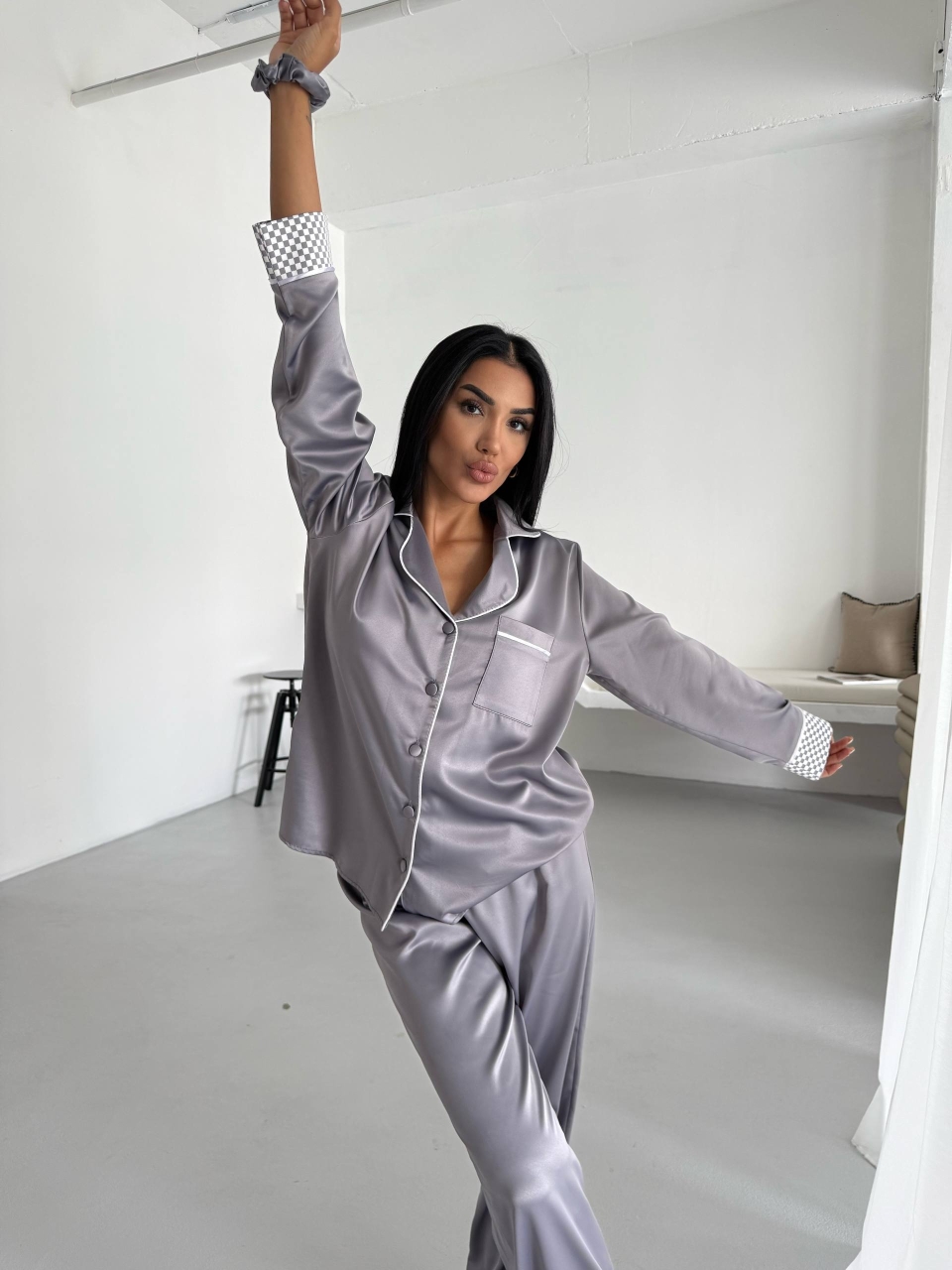Set pijama dama din doua piese, cu nasturi – 2500256, Gri - poza 2