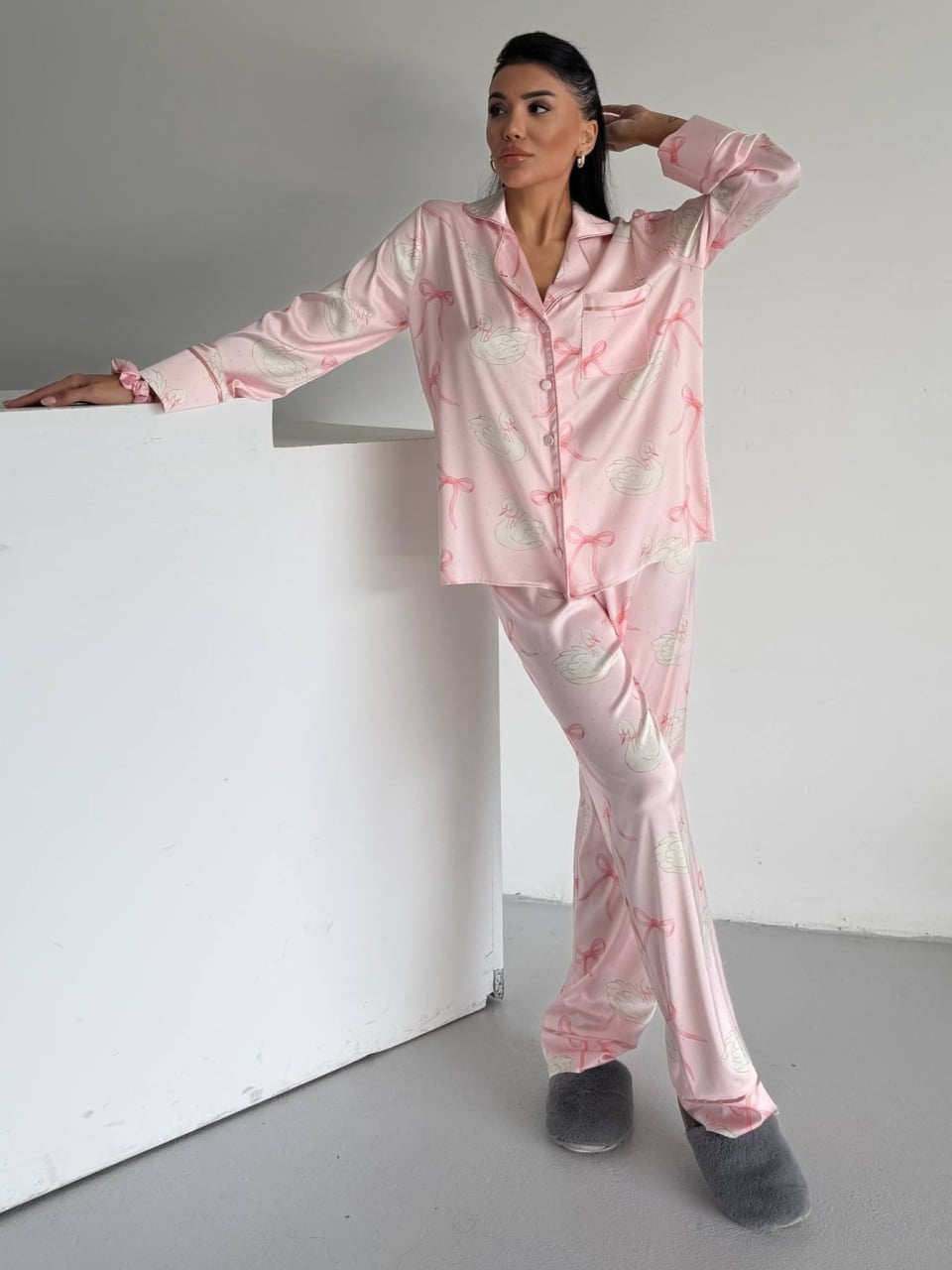 Set pijama dama din doua piese, cu nasturi – 2500341, Roz cu fundite - poza 1