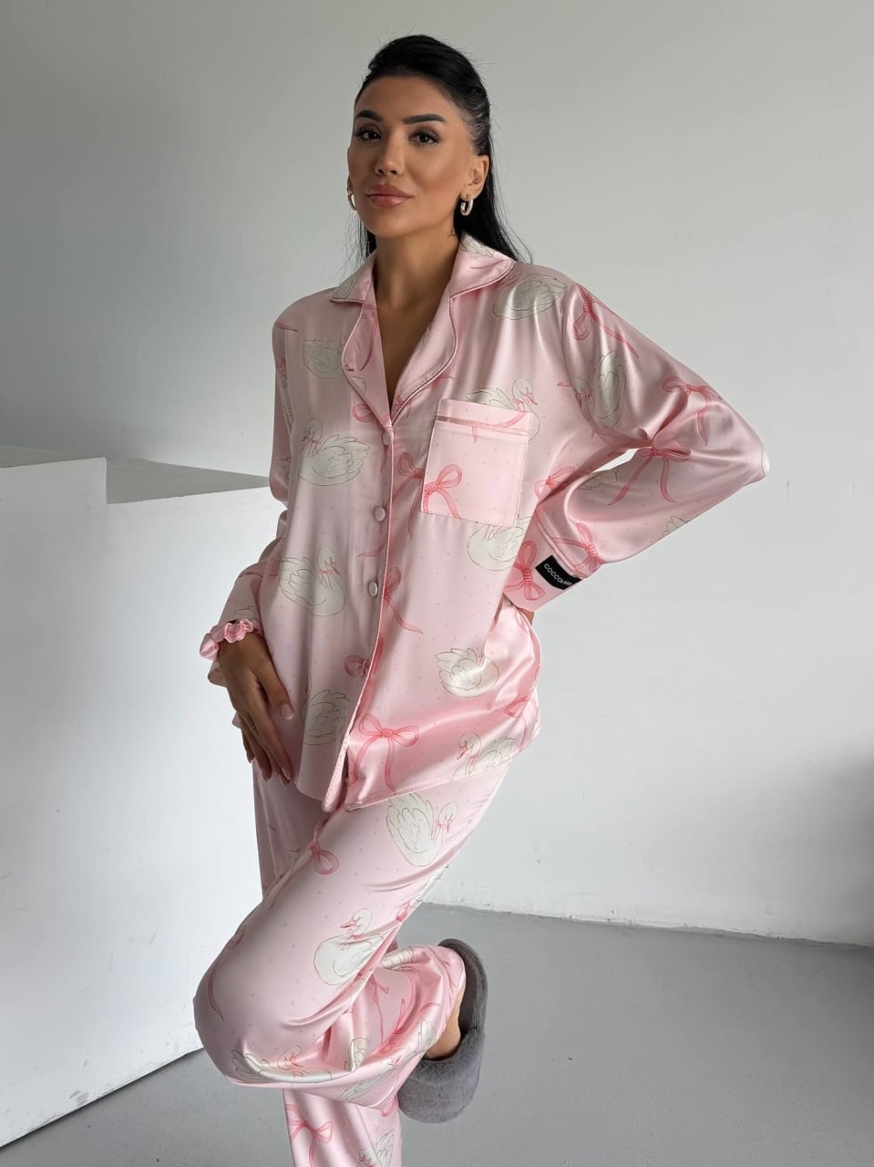 Set pijama dama din doua piese, cu nasturi – 2500341, Roz cu fundite - poza 4