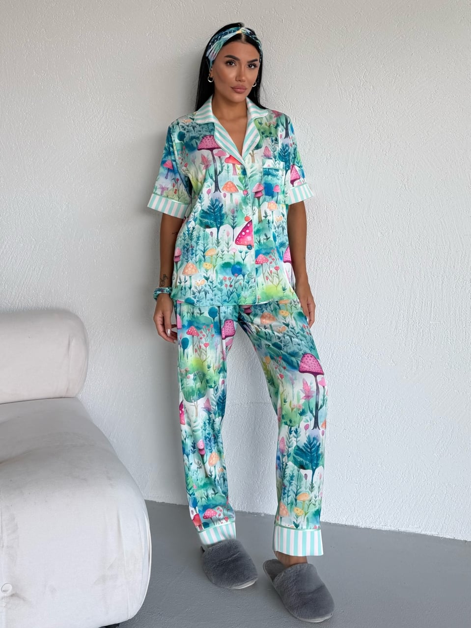 Set pijama dama din doua piese, cu nasturi – 2500379, Mushroom Garden - poza 2