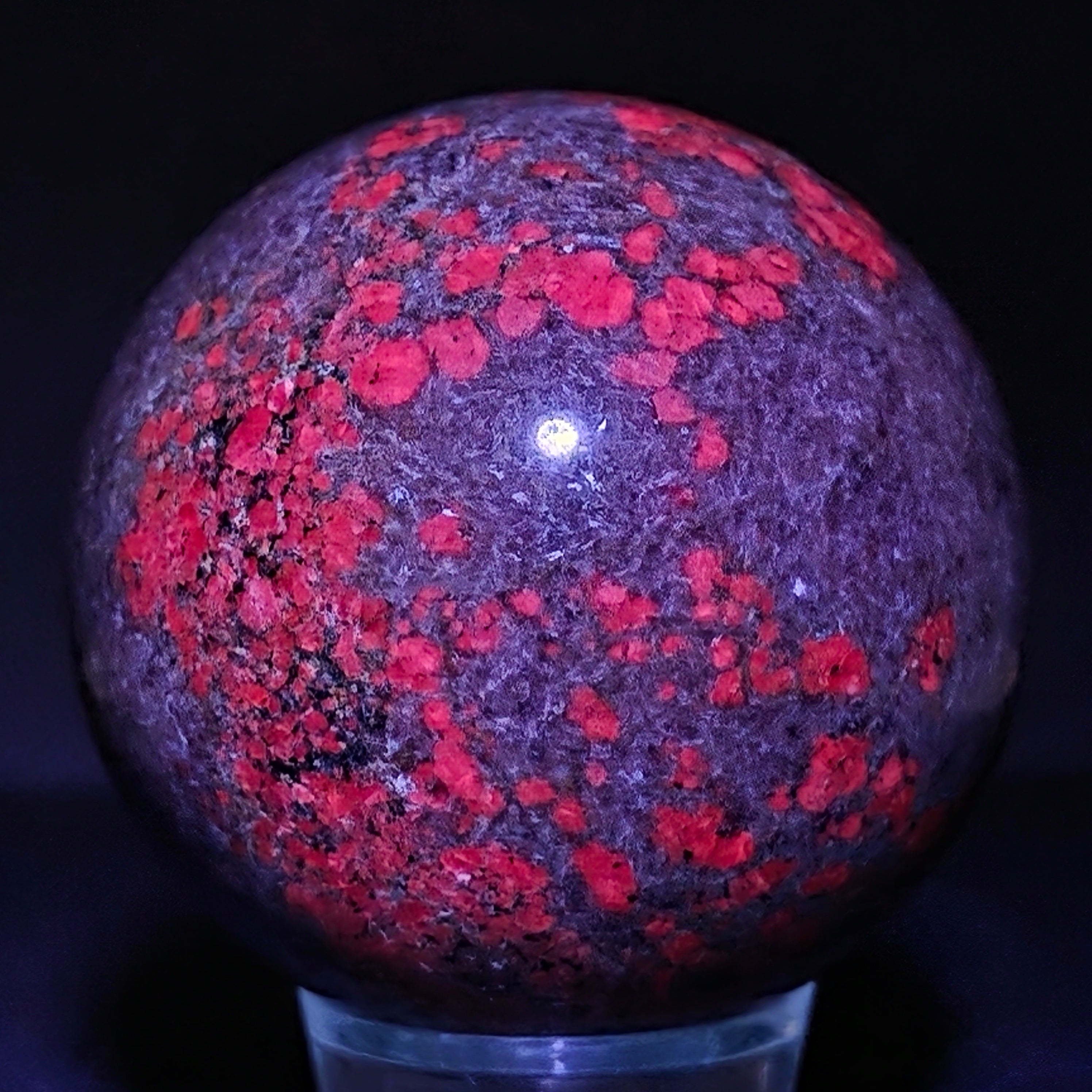 Sfera rubin in fucsit cu kianit | Model M2